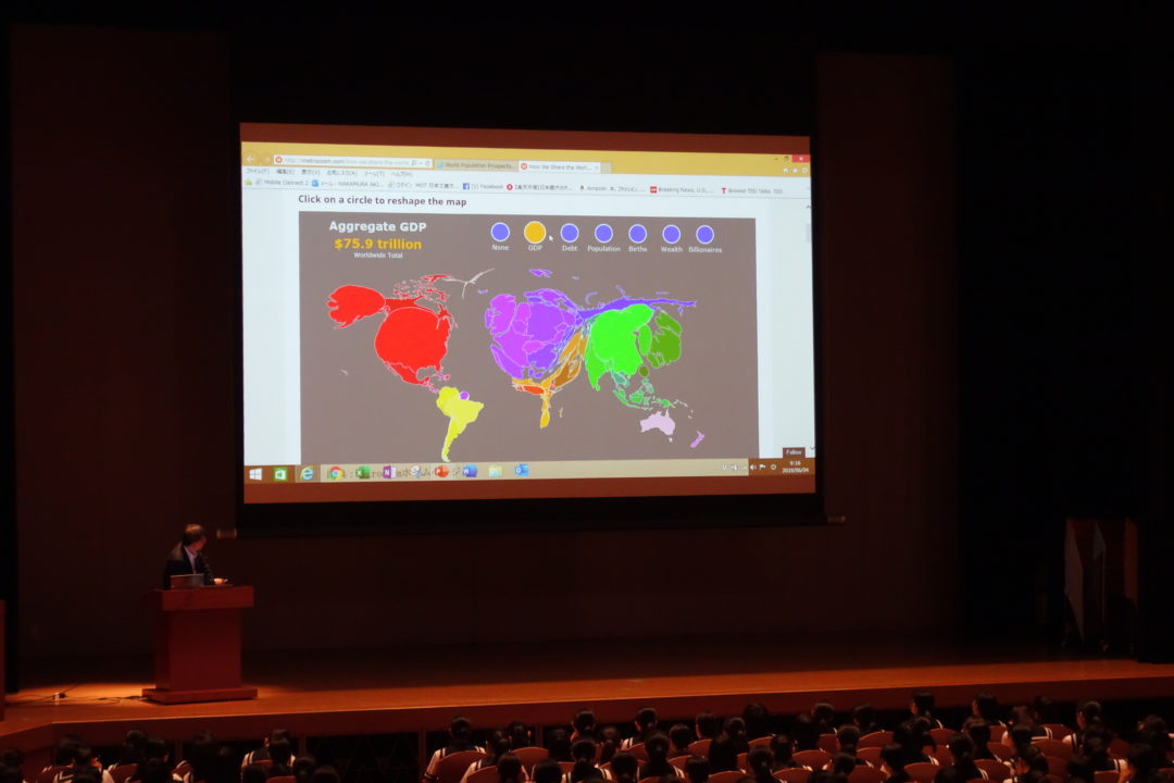 世界の人口や富の割合で形が変わる地図<br />(How We Share the World）