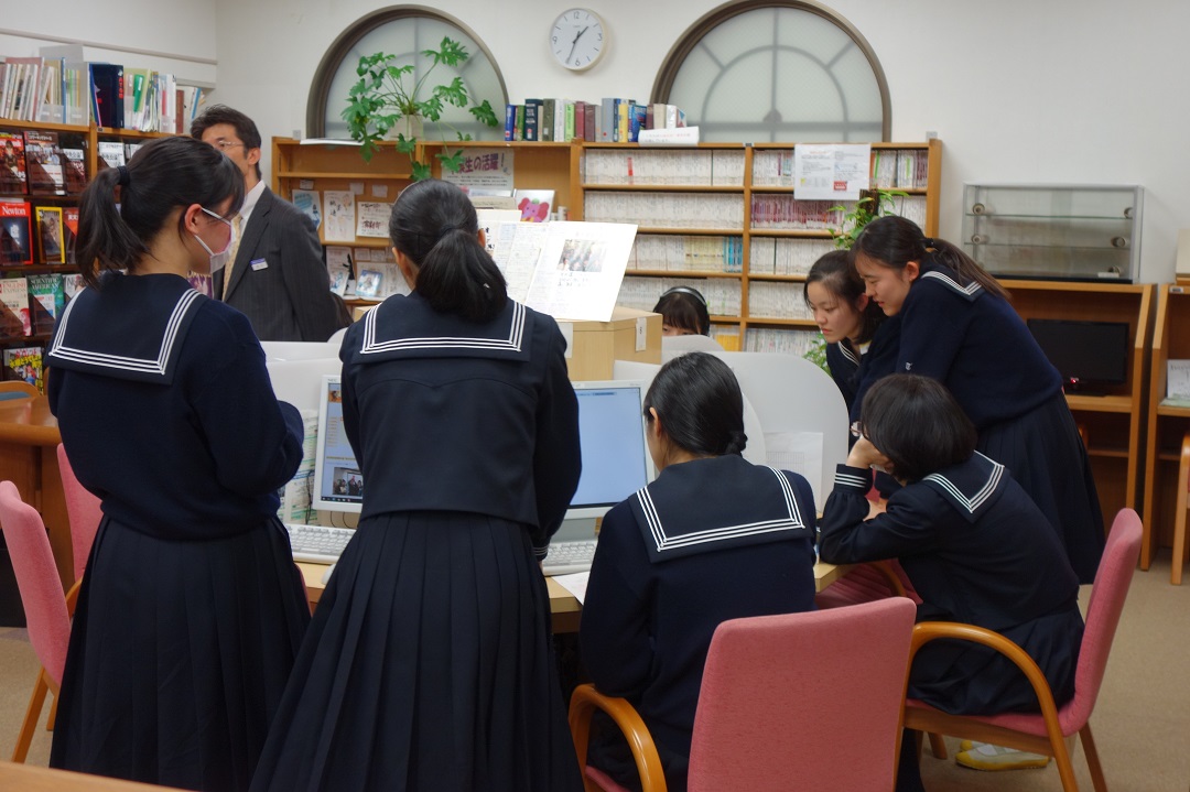 図書館で情報収集