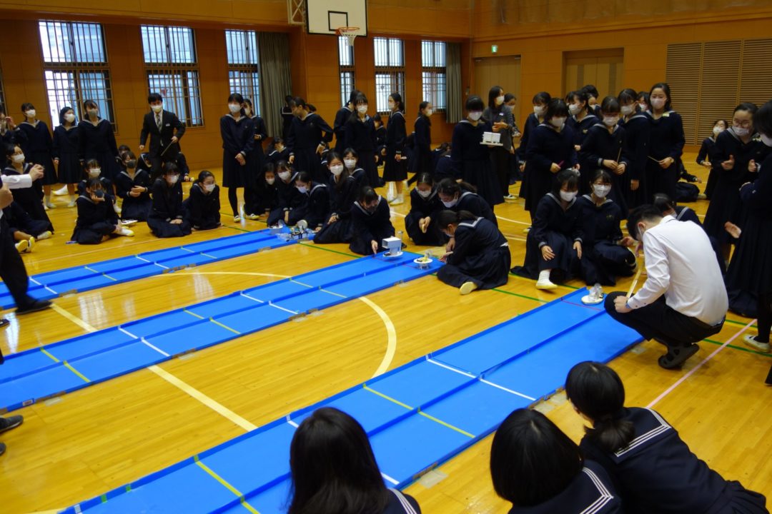 中学２年生は体育館