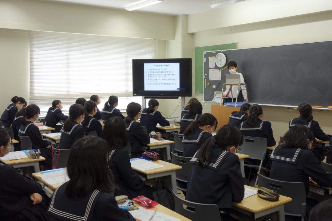 教室の様子は前のPCカメラで