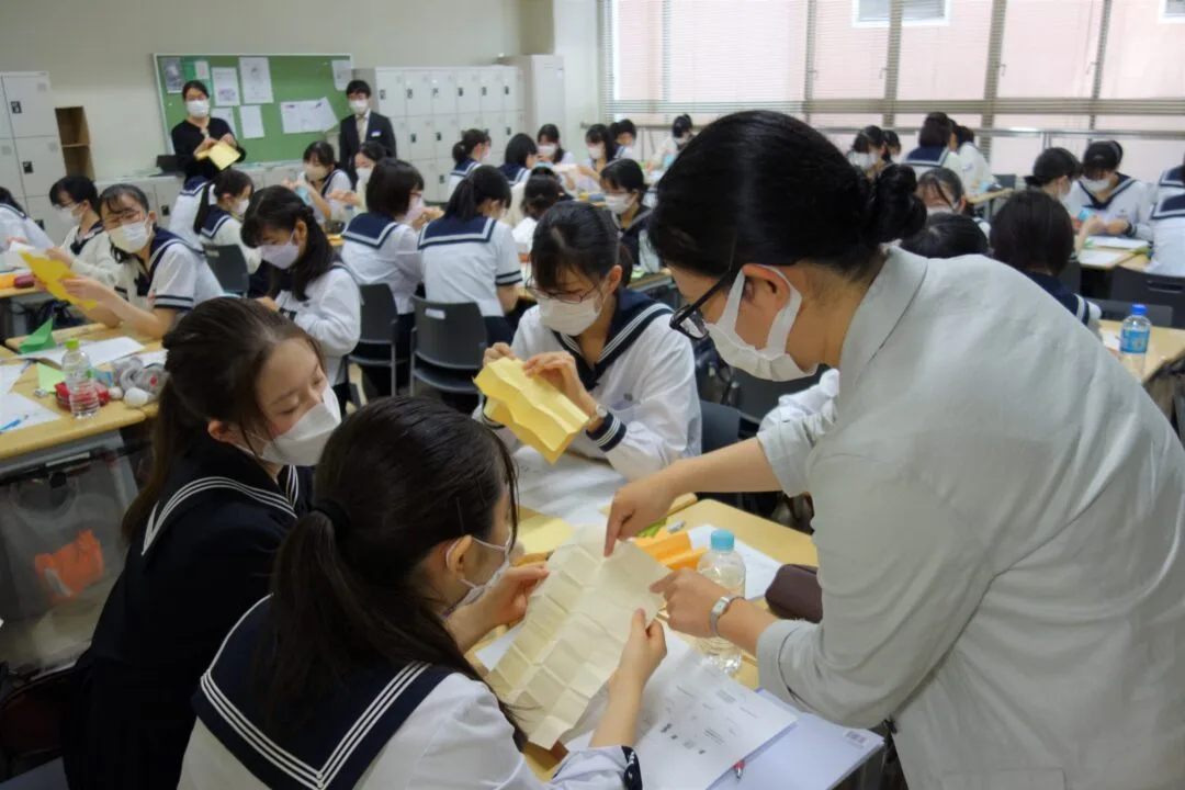 高校2年 STEM英語 ～科学英語を学ぶ～ | 豊島岡女子学園 中学校